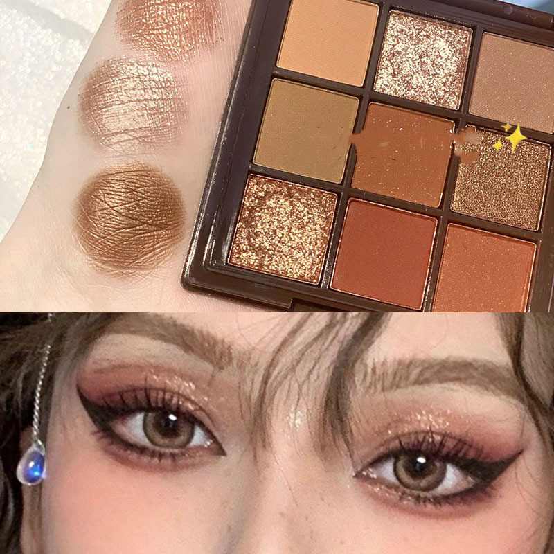 Palette de neuf fards à paupières Ciment Dark Punk Fumé Noir et Blanc Gris Métal Nacré